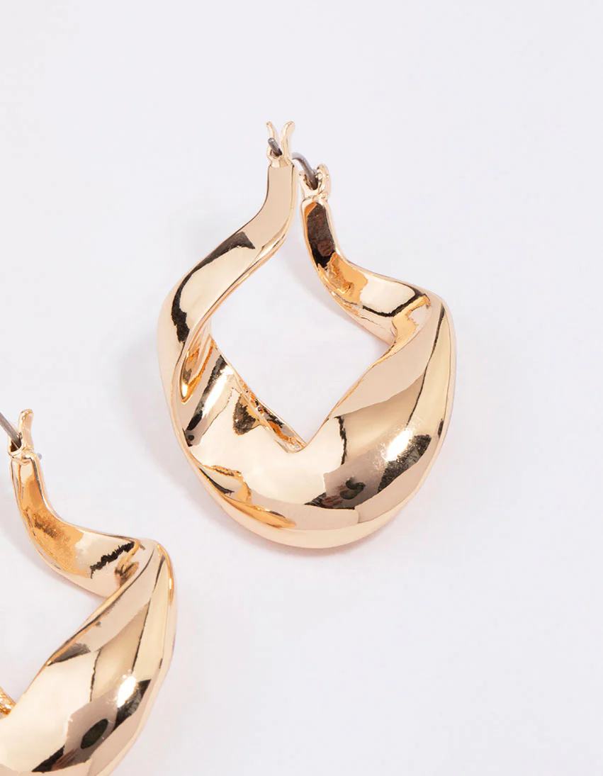 Gold Curb Link Hoop Earrings - Image 3
