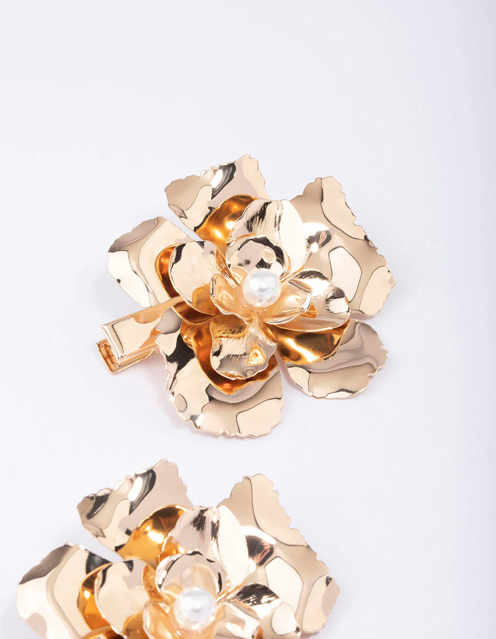 Gold Large Flower Pearl Hair Clip Pack - Image 3