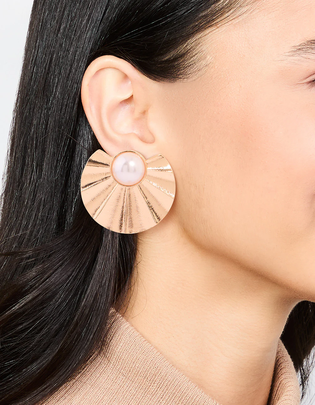 Gold Pearl Wavy Stud Earrings - Image 2