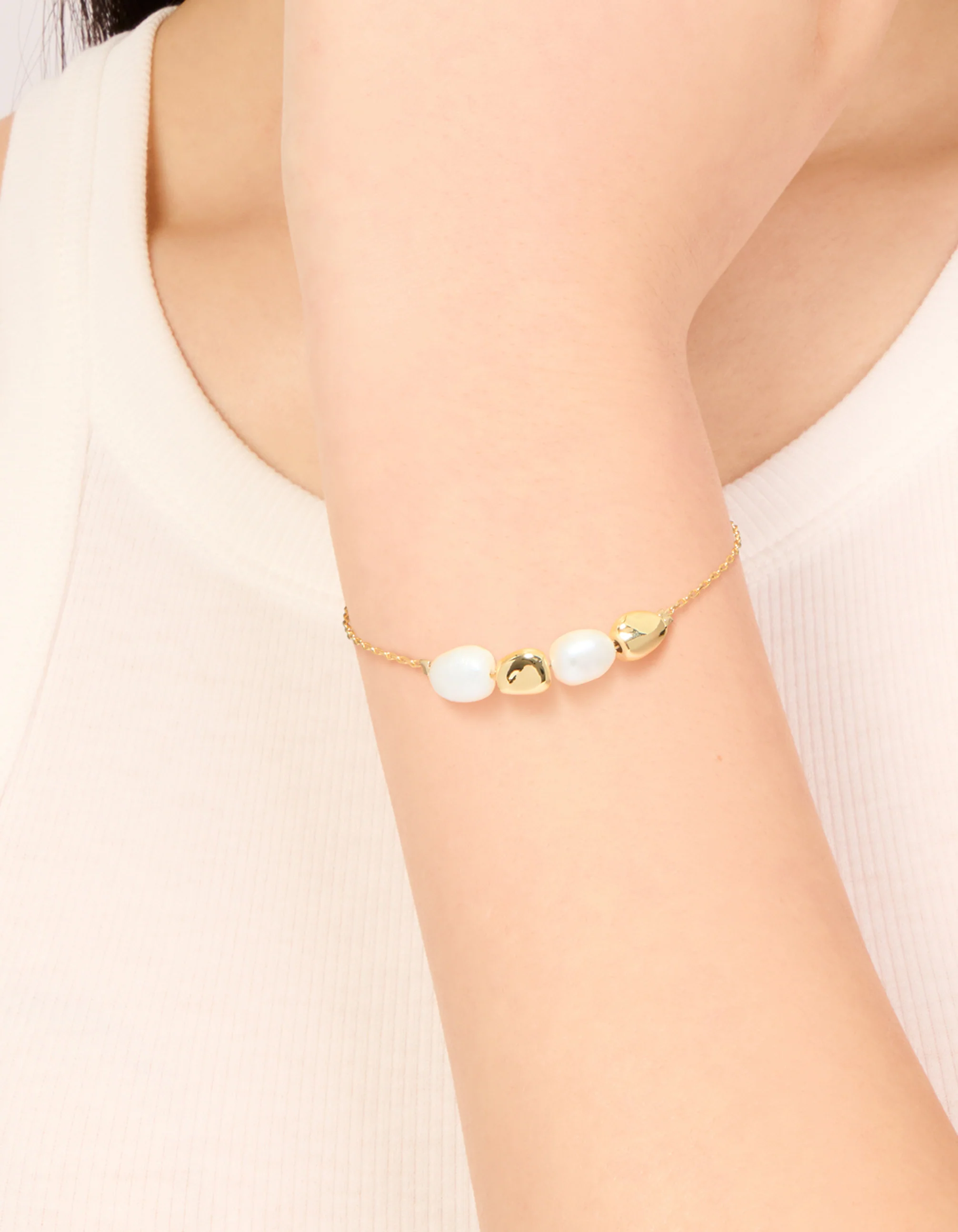 Gold Plated Freshwater Pearl & Molten Beaded Bracelet