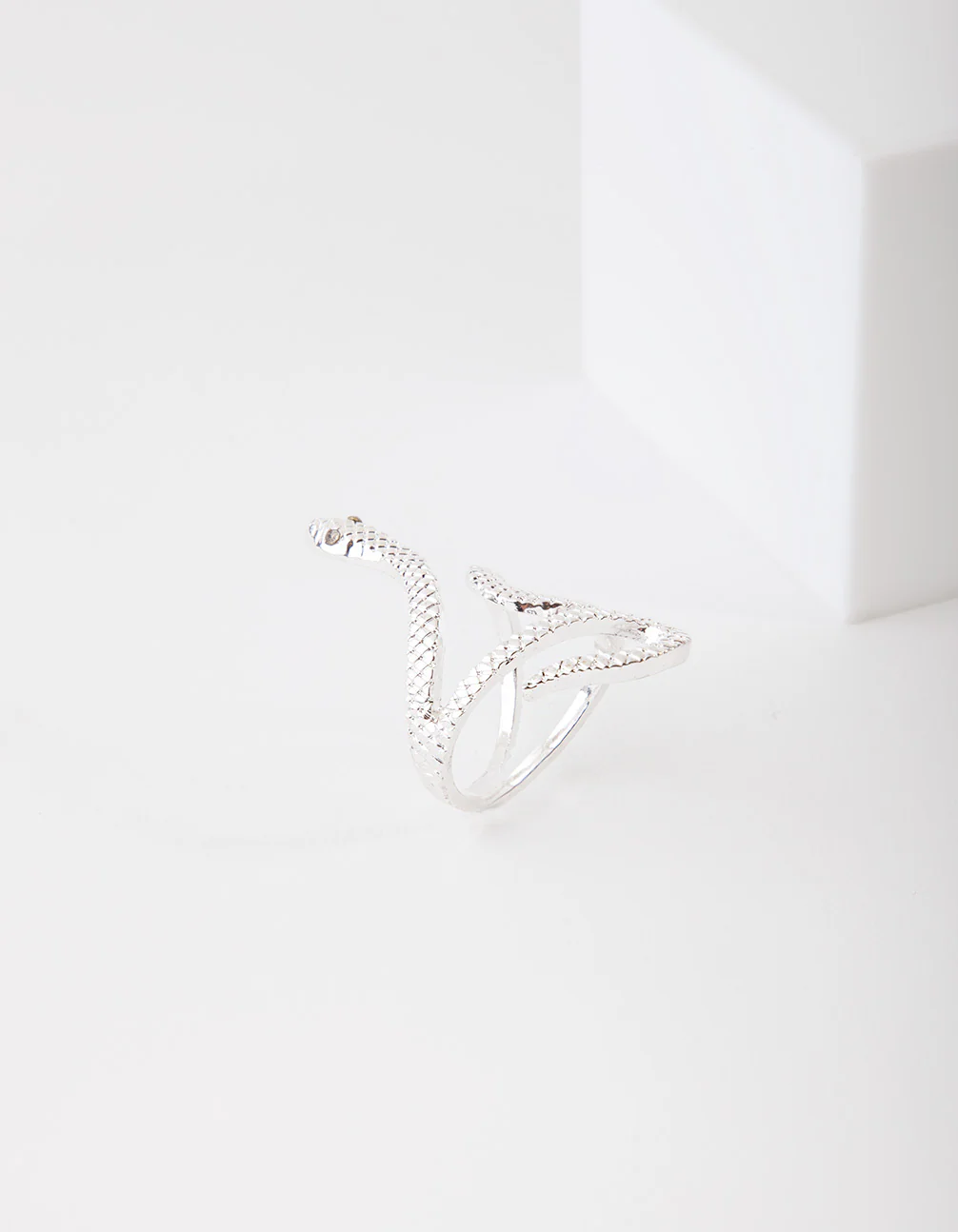 Silver Etched Snake Ring - Image 6