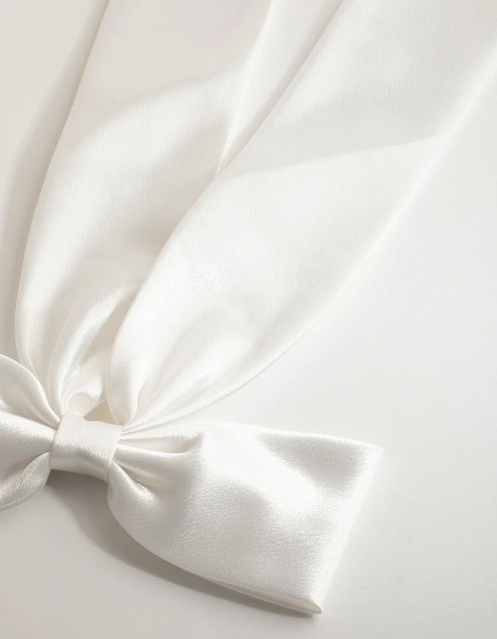 Statement Relaxed Fabric Bow Clip - Image 2