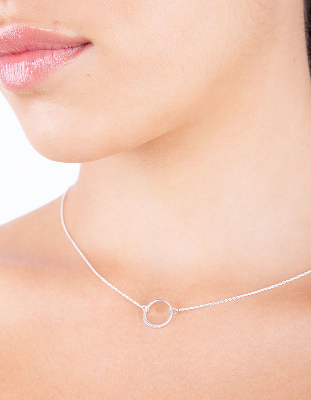 Sterling Silver Open Circle Pendant Necklace - Image 4