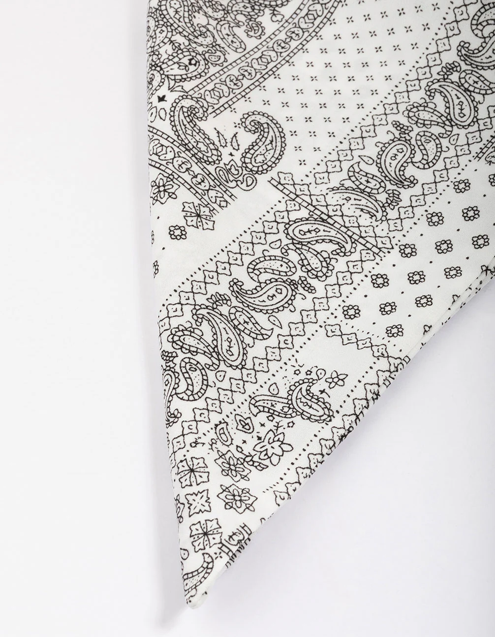 White & Black Fabric Paisley Bandana - Image 3